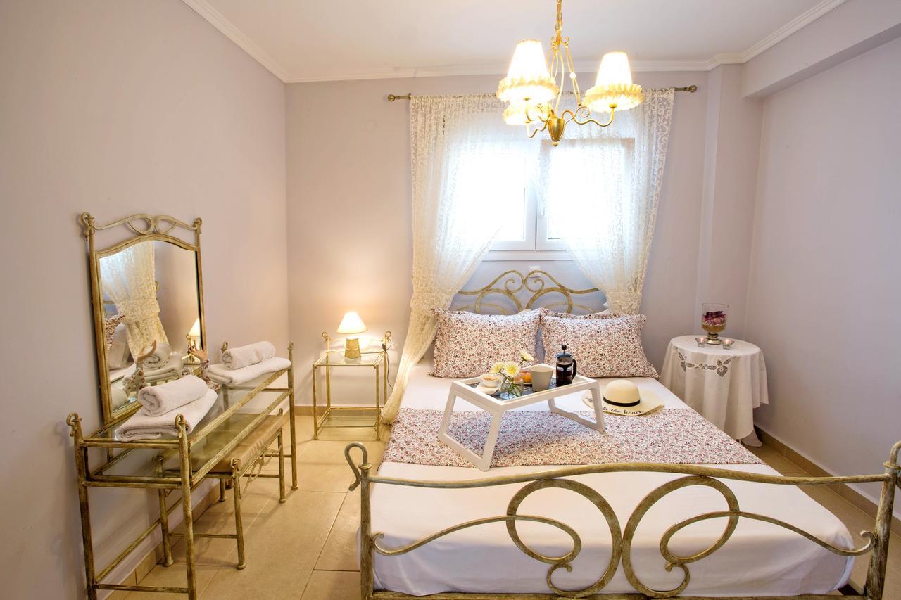 Golden Suites Ofrínion Eksteriør billede
