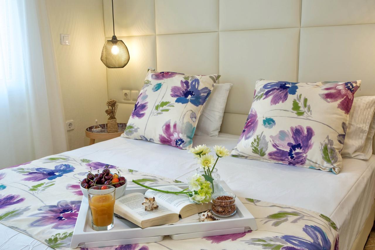 Golden Suites Ofrínion Eksteriør billede