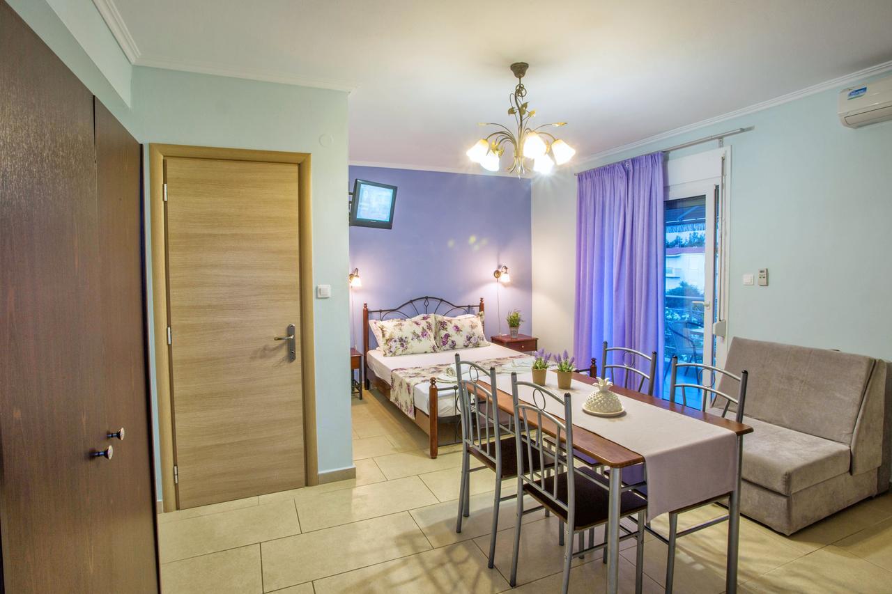 Golden Suites Ofrínion Eksteriør billede
