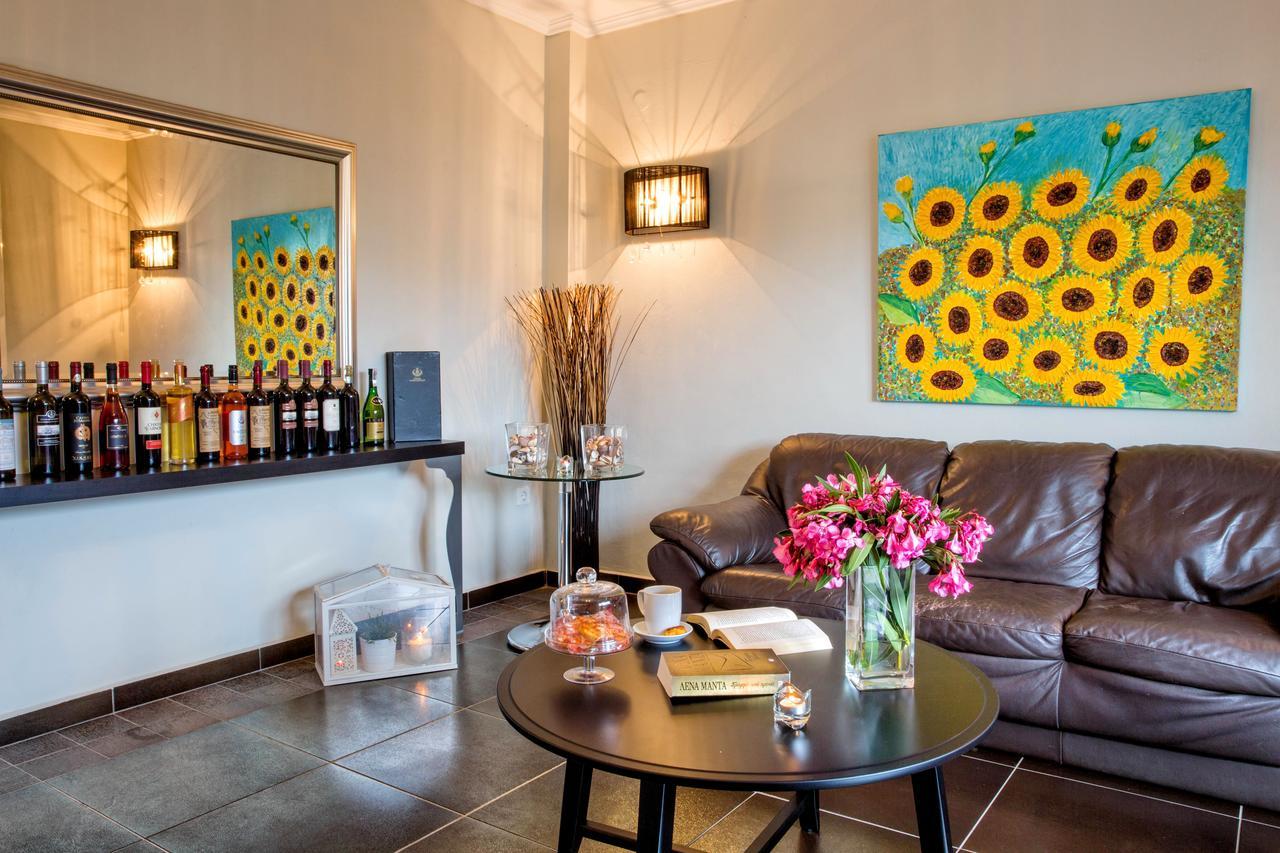 Golden Suites Ofrínion Eksteriør billede