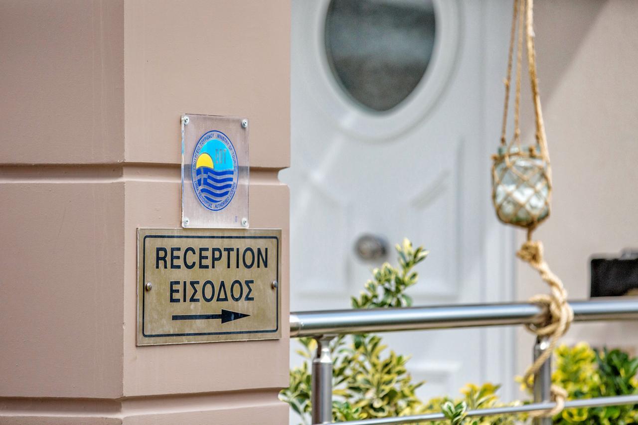 Golden Suites Ofrínion Eksteriør billede